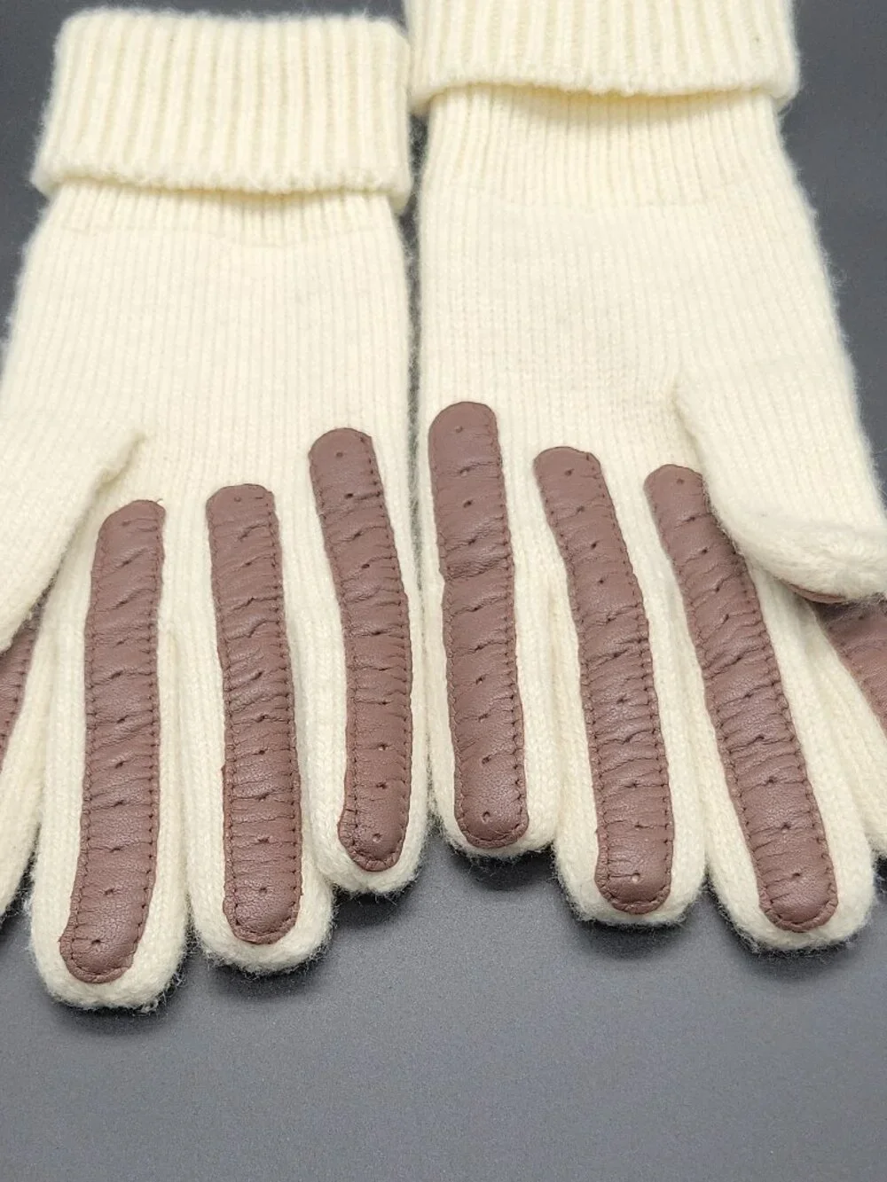 Women's Ivory Knit Wrist Gloves Brown Leather Trim Classic Casual One Size